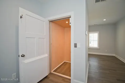 1307 Barnacle Lane Morehead City NC 28557