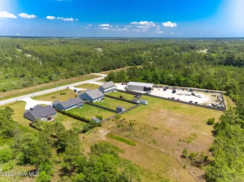 1738 Highway 172 Sneads Ferry NC 28460