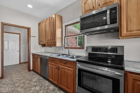 2732 White Oak River Road Maysville NC 28555