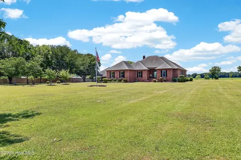 2732 White Oak River Road Maysville NC 28555