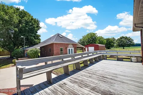 2732 White Oak River Road Maysville NC 28555