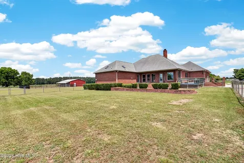 2732 White Oak River Road Maysville NC 28555