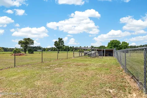 2732 White Oak River Road Maysville NC 28555