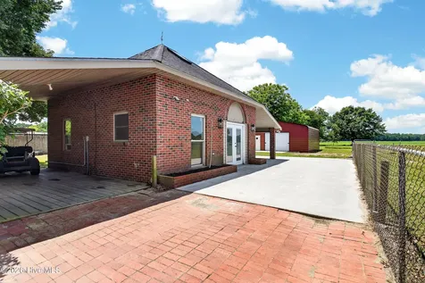 2732 White Oak River Road Maysville NC 28555
