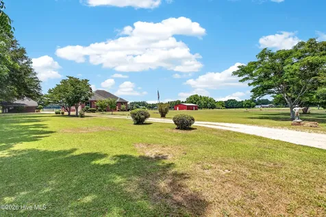 2732 White Oak River Road Maysville NC 28555