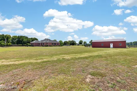 2732 White Oak River Road Maysville NC 28555