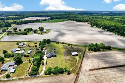 2732 White Oak River Road Maysville NC 28555