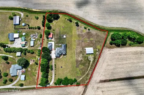2732 White Oak River Road Maysville NC 28555