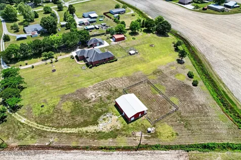 2732 White Oak River Road Maysville NC 28555