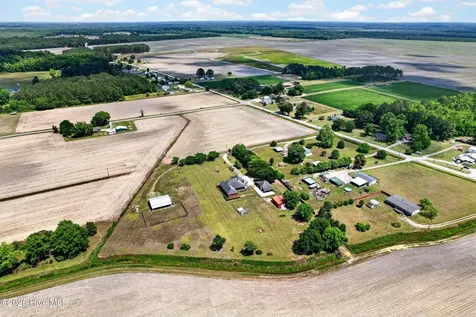 2732 White Oak River Road Maysville NC 28555