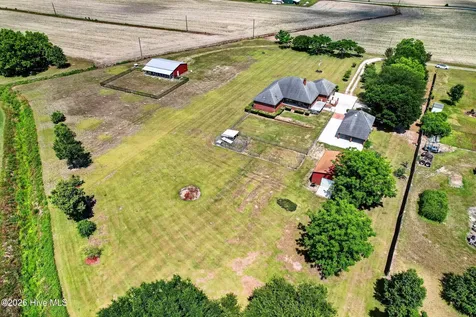 2732 White Oak River Road Maysville NC 28555