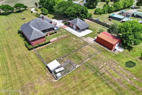 2732 White Oak River Road Maysville NC 28555