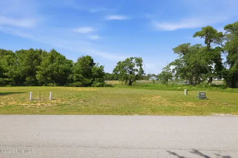 647 Cannonsgate Drive Newport NC 28570