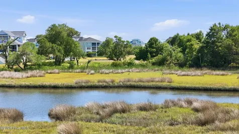 647 Cannonsgate Drive Newport NC 28570