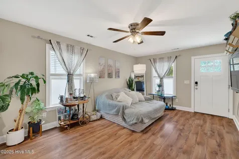 109 Gores Row Wilmington NC 28401