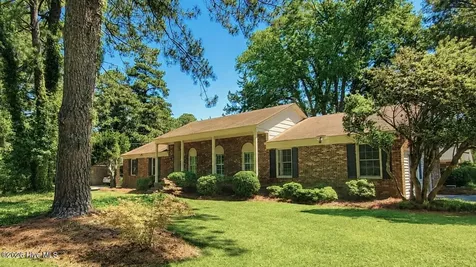 1919 Sherwood Drive Greenville NC 27858