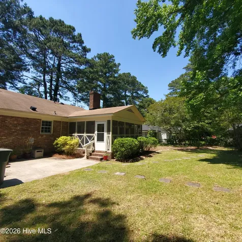 1919 Sherwood Drive Greenville NC 27858