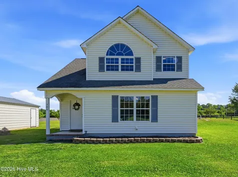 380 Swinson Road Maple Hill NC 28454