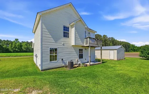 380 Swinson Road Maple Hill NC 28454
