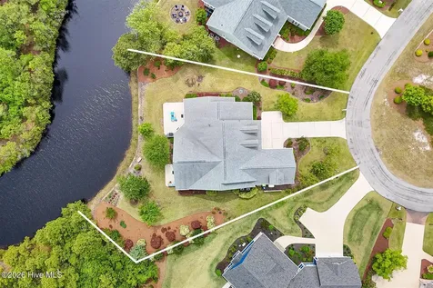 4221 Skeffington Court Southport NC 28461