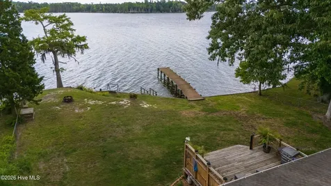 150 Pine Street Hertford NC 27944