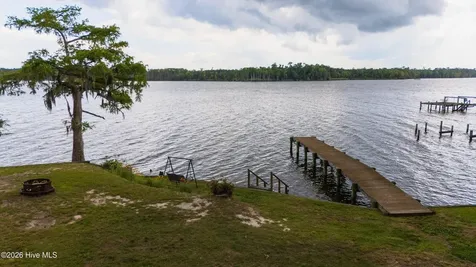 150 Pine Street Hertford NC 27944