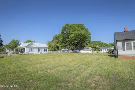 302 S Poplar Street Hobgood NC 27843