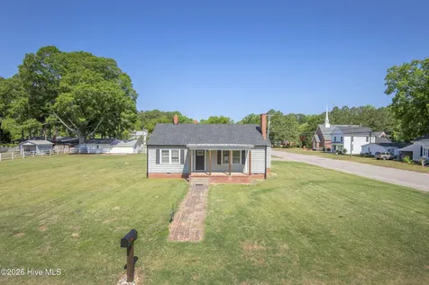 302 S Poplar Street Hobgood NC 27843
