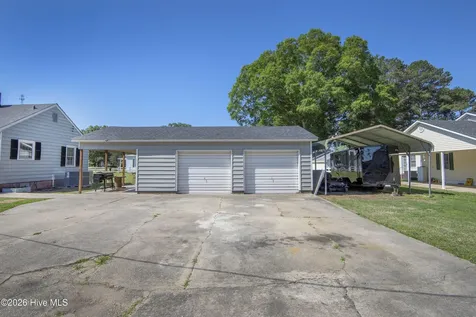 302 S Poplar Street Hobgood NC 27843