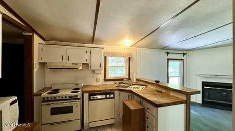 648 Old Church Road Swansboro NC 28584