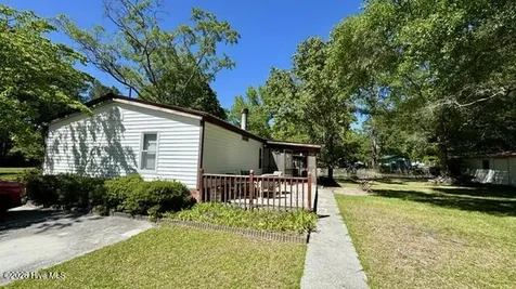 648 Old Church Road Swansboro NC 28584