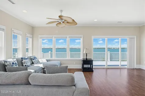 203 Riverside Drive Sneads Ferry NC 28460