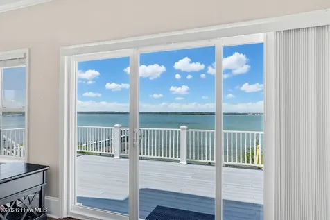 203 Riverside Drive Sneads Ferry NC 28460