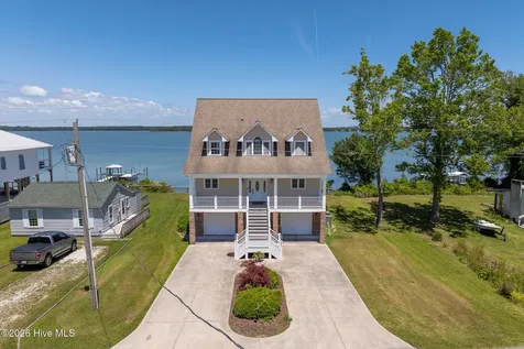 203 Riverside Drive Sneads Ferry NC 28460
