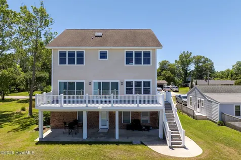 203 Riverside Drive Sneads Ferry NC 28460