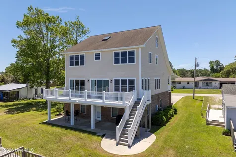 203 Riverside Drive Sneads Ferry NC 28460