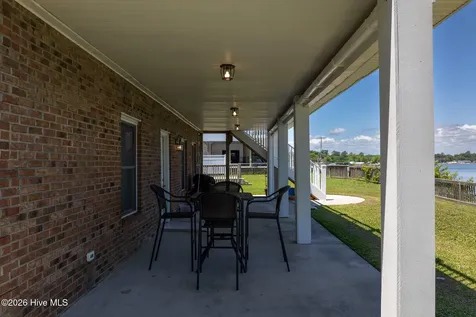 203 Riverside Drive Sneads Ferry NC 28460