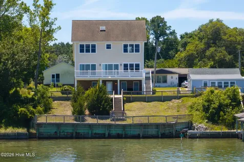 203 Riverside Drive Sneads Ferry NC 28460