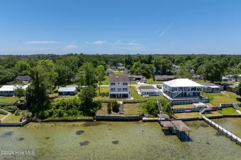 203 Riverside Drive Sneads Ferry NC 28460