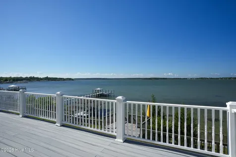 203 Riverside Drive Sneads Ferry NC 28460
