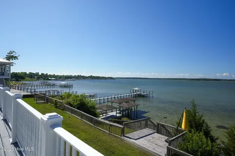 203 Riverside Drive Sneads Ferry NC 28460