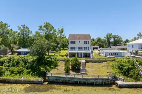 203 Riverside Drive Sneads Ferry NC 28460