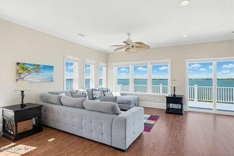 203 Riverside Drive Sneads Ferry NC 28460