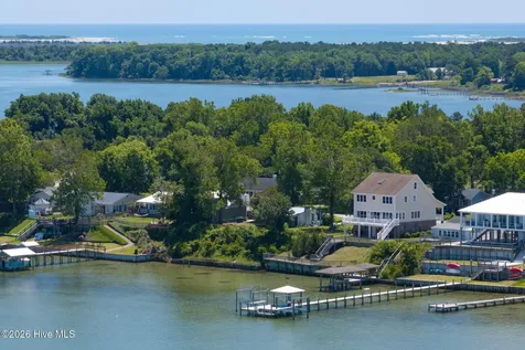 203 Riverside Drive Sneads Ferry NC 28460