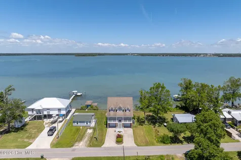 203 Riverside Drive Sneads Ferry NC 28460