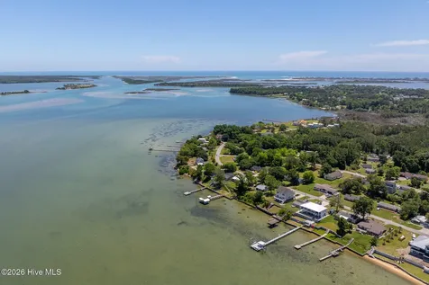203 Riverside Drive Sneads Ferry NC 28460