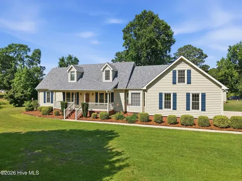 3190 Fox Run Circle Kinston NC 28504