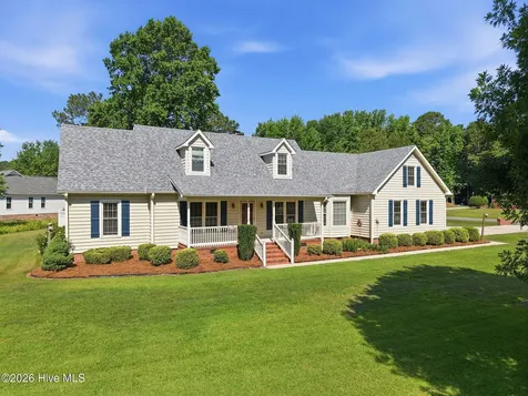 3190 Fox Run Circle Kinston NC 28504