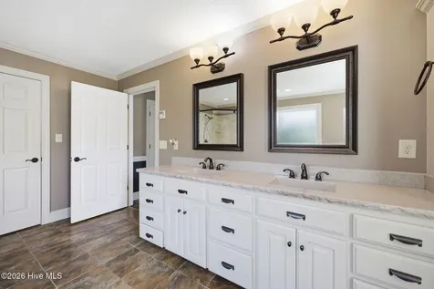 3190 Fox Run Circle Kinston NC 28504