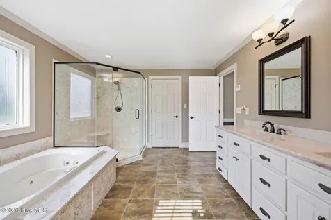 3190 Fox Run Circle Kinston NC 28504